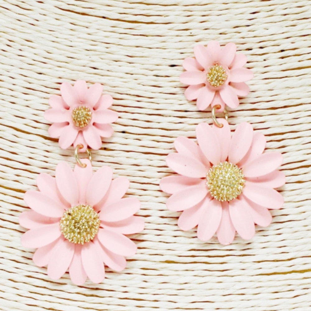 Daisy Duo Flower Earrings: Gold - Picture 8 of 8
